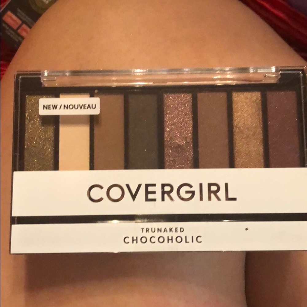 An eyeshadow pallet
